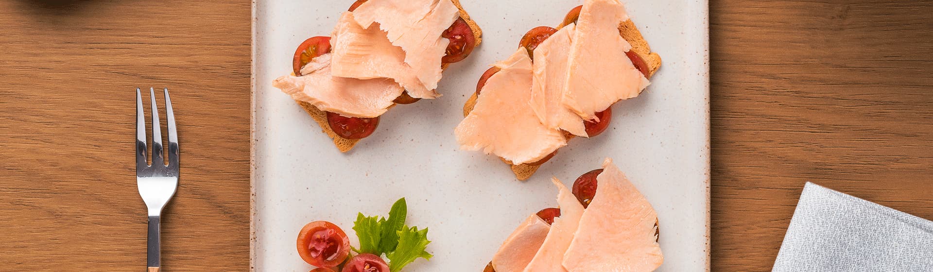 Imagen de fondo para Beneficios del consumo de pescado en conserva para las personas mayores
