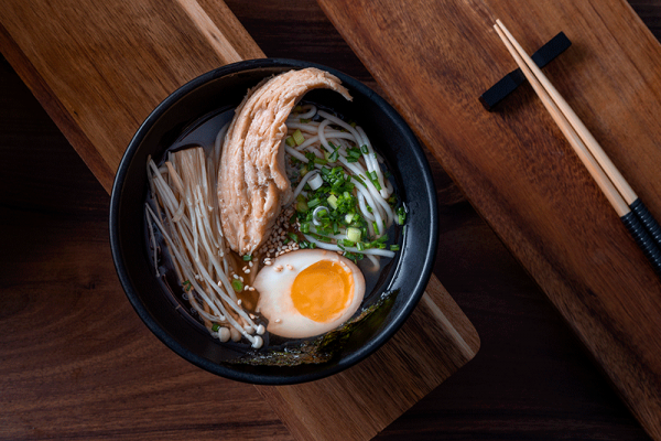 Ramen de pescado con ventresca de bonito del norte