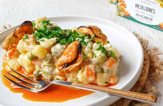 Ensaladilla con mejillones en escabeche