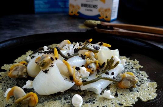 Bacalao ahumado con berberechos