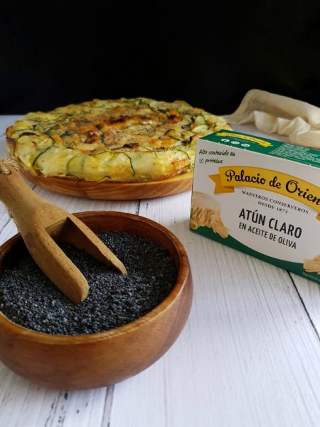 Pastel de calabacín, atún y patata al horno